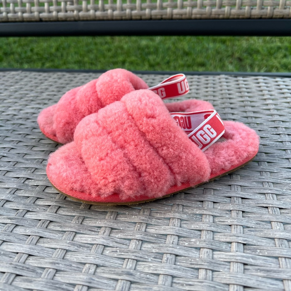 UGG Coral Fluffy Slide Sandals girls 12